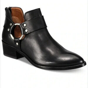 NWOT Frye Ray Harness Back Zip Leather Ankle Booties